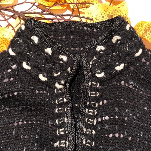 Black and white Elie Tahari wool cardigan size S - Picture 3 of 7